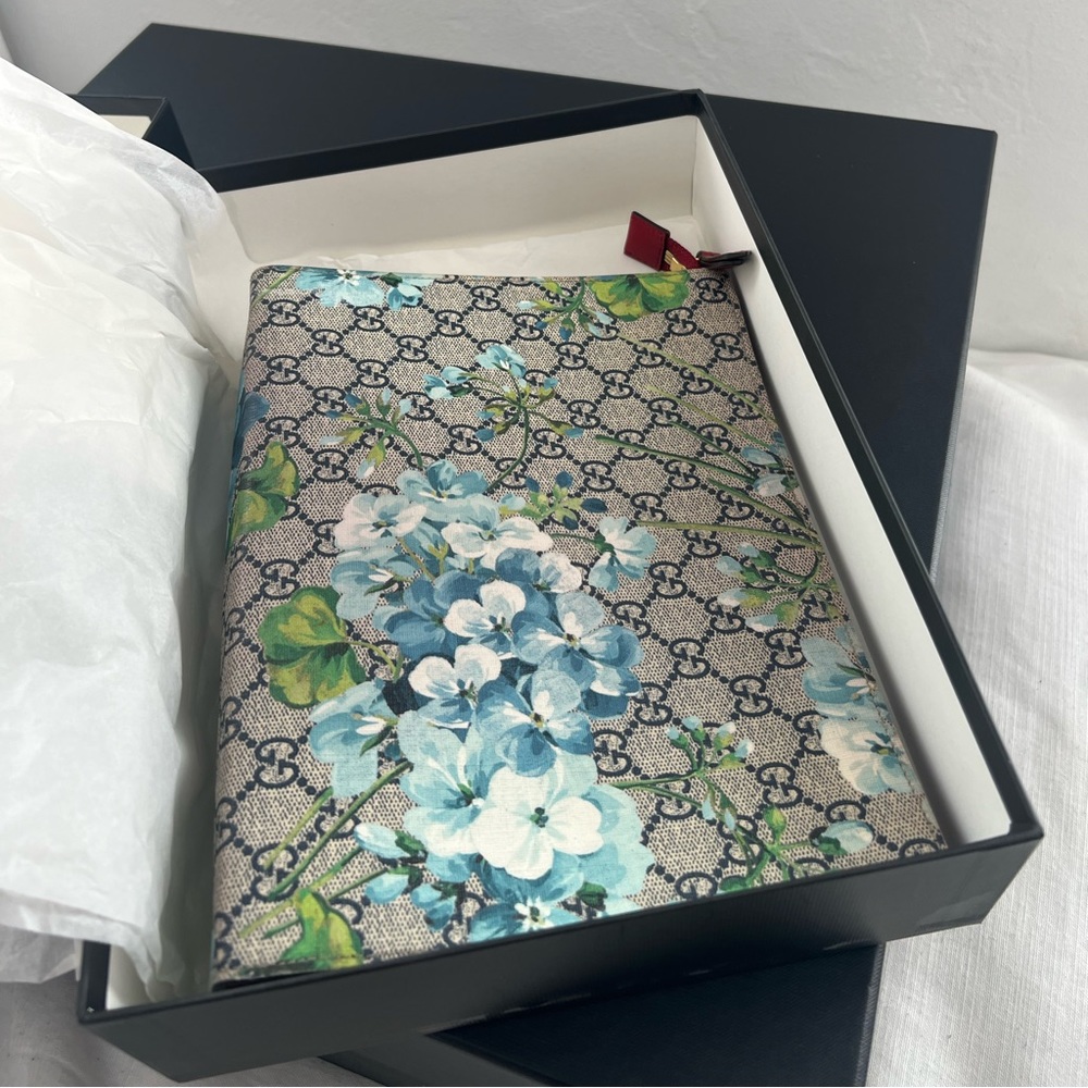 Authentic Gucci Bloom Pouch